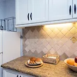 Iv Maisonette
