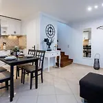 Iv Maisonette