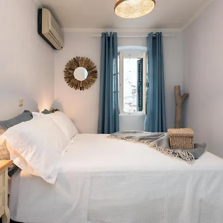 Iv Maisonette